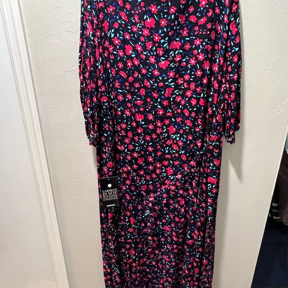 30/32 NWT (just lowered price)Floral High Low Dress with adjustable sleeves.